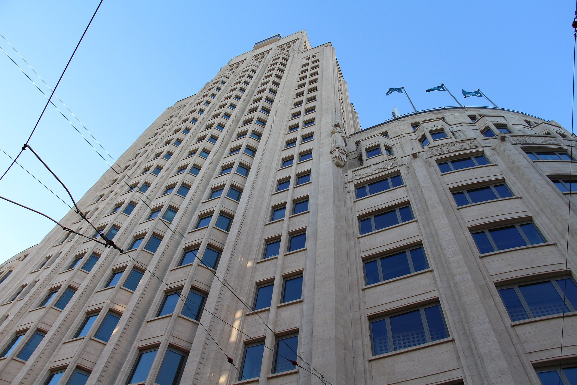 La Boerentoren vue en contre-plongée