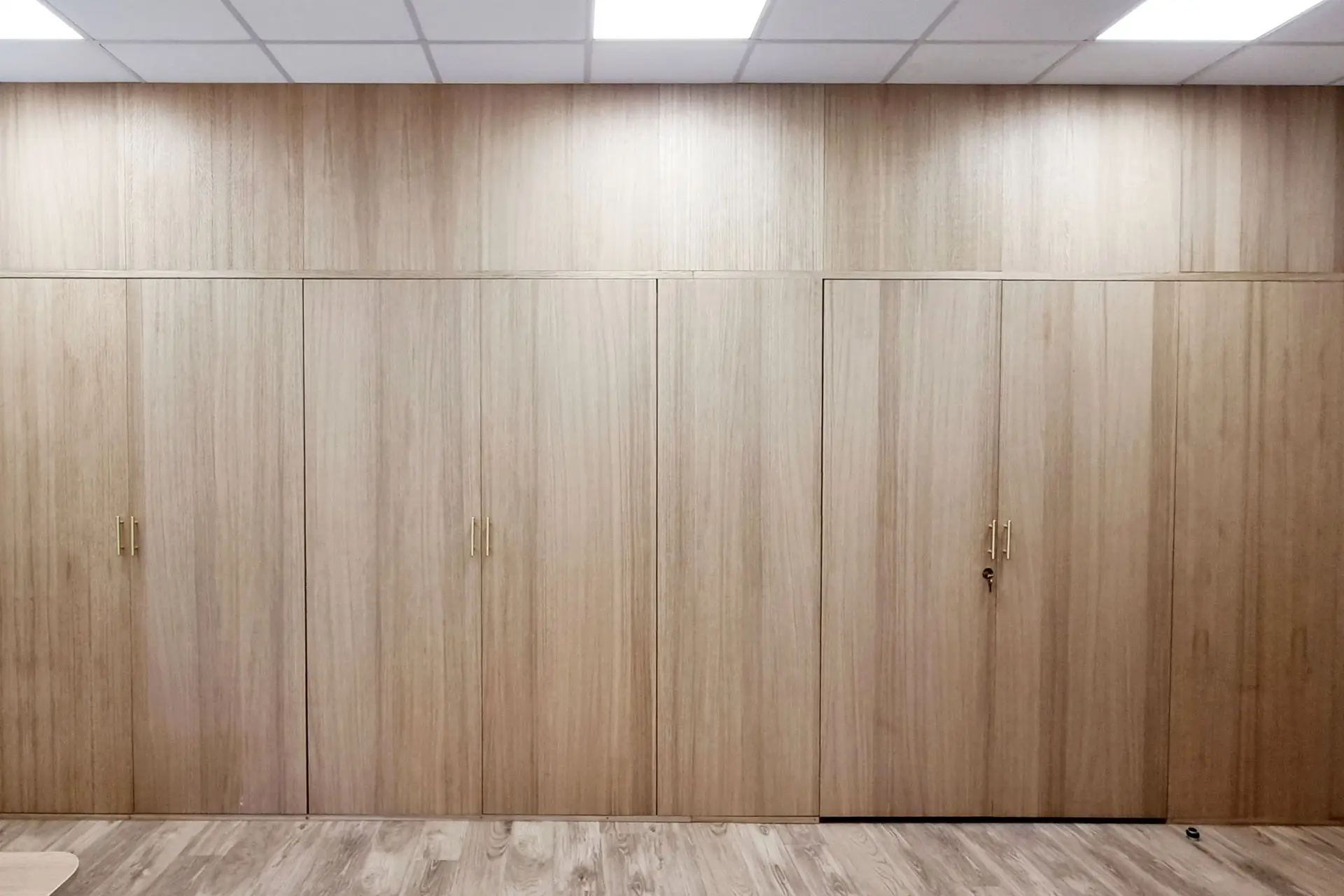 Carves : Réaménagement Bureaux & Agencement Open Space Montrouge - Agence Space Planning Paris — Tertiaire / Bureaux par Xiléades