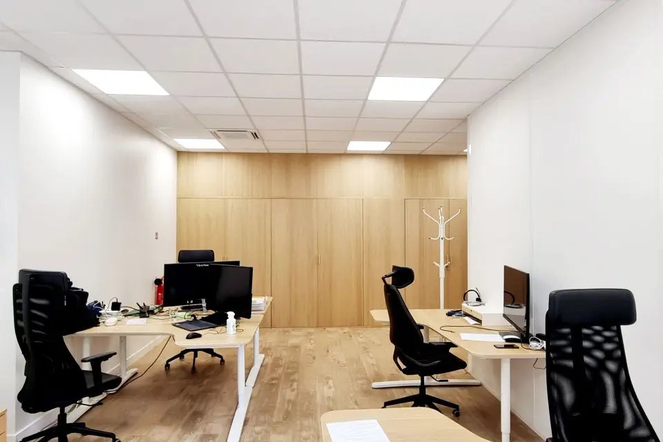 Carves : Réaménagement Bureaux & Agencement Open Space Montrouge - Agence Space Planning Paris — vue 2
