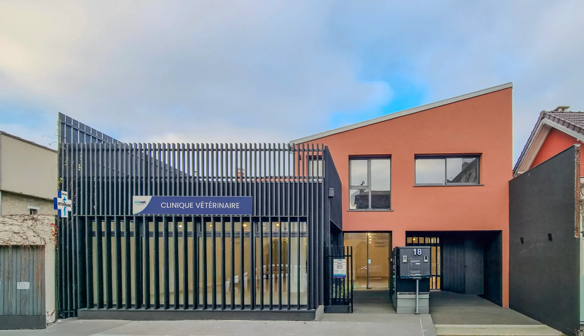 Clinique Vétérinaire Univet Colombes : Aménagement Design+Build par Xiléades, Agence Architecture Paris — Clinique vétérinaire par Xiléades