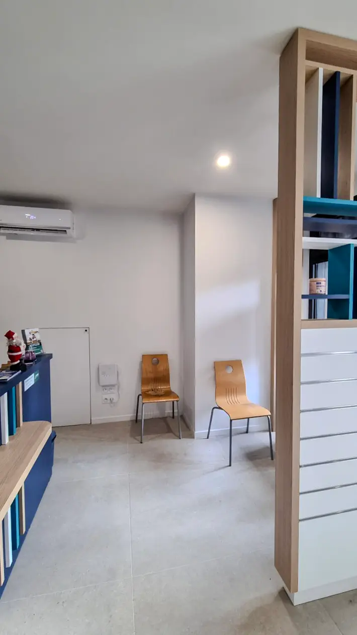 Clinique Vétérinaire Univet Colombes : Aménagement Design+Build par Xiléades, Agence Architecture Paris — vue 9