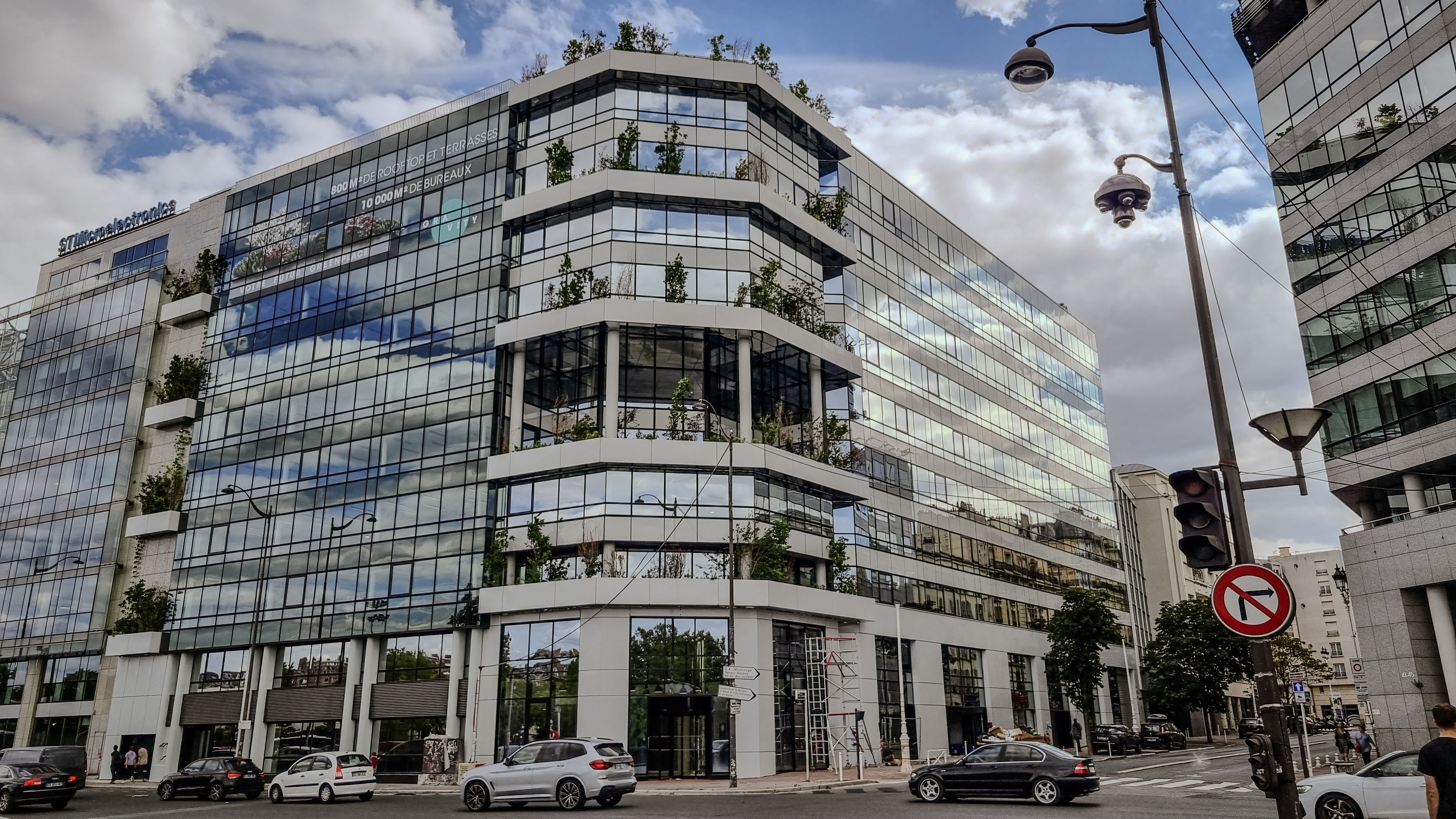 Aménagement Espaces Commerciaux & Bureaux Gravity Île-de-France | Agence Design+Build Paris