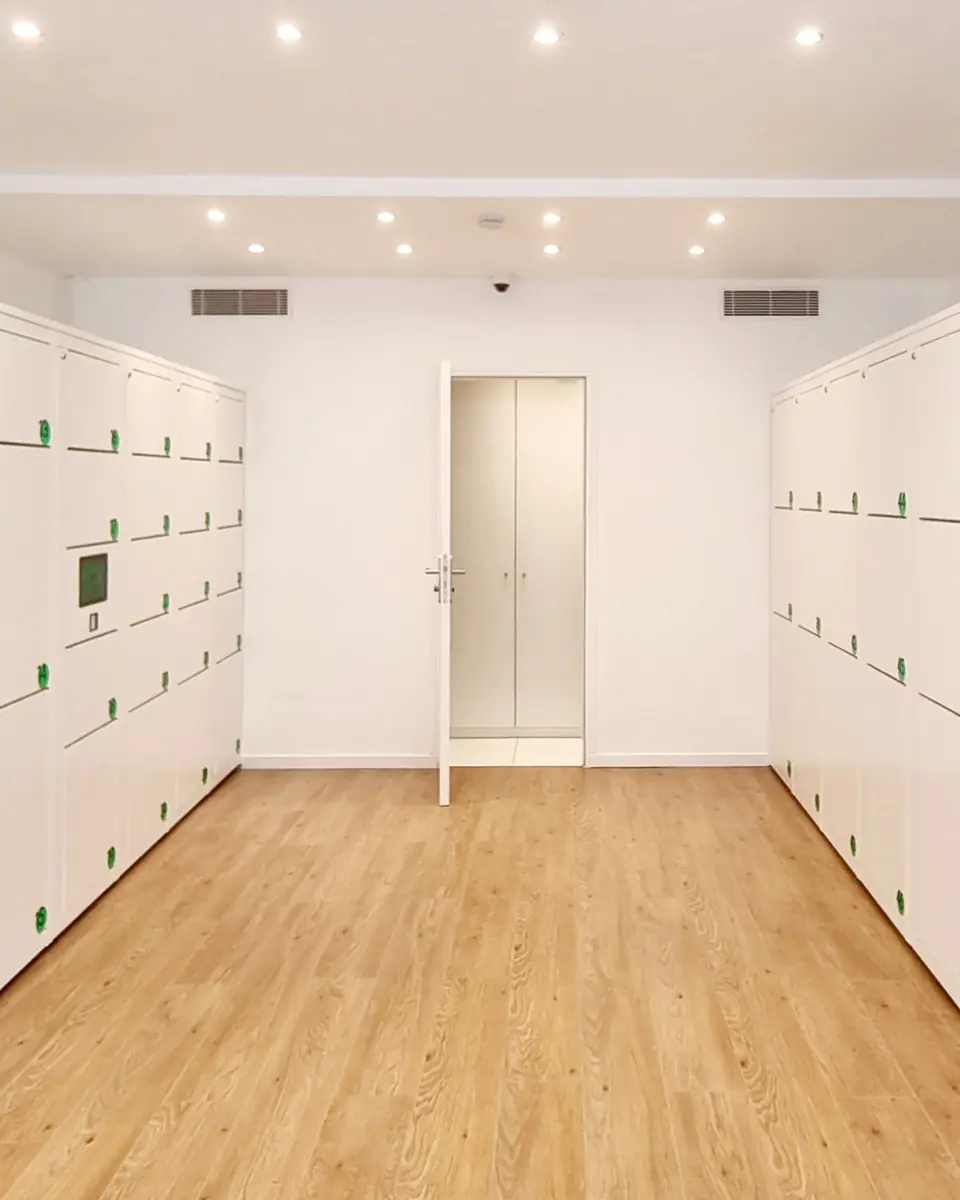 Consigne à Bagages Lock & Enjoy Châtelet Paris : Agencement & Aménagement par Xiléades, Agence Design+Build — Commercial & Professionnel by Xiléades