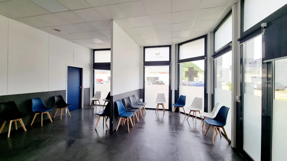 Rénovation & Aménagement Clinique Vétérinaire MUV Échirolles | Agence Design+Build — vue 2