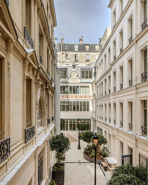 Rénovation Immeuble de Bureaux Haussmannien Paris 10e | Agence Architecture Design+Build — Tertiaire / Bureaux par Xiléades